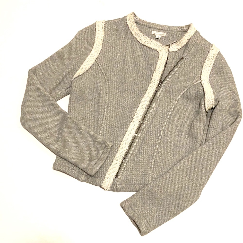 Adorable cropped jacket. Excellent condition- no wear.
